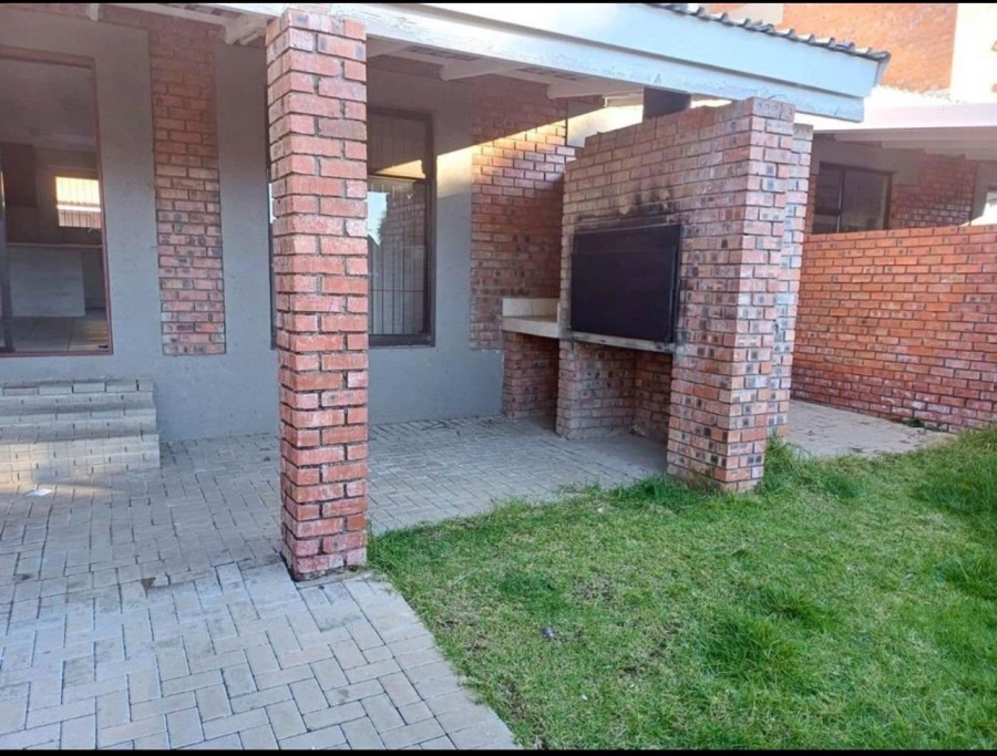 3 Bedroom Property for Sale in Fichardt Park Free State